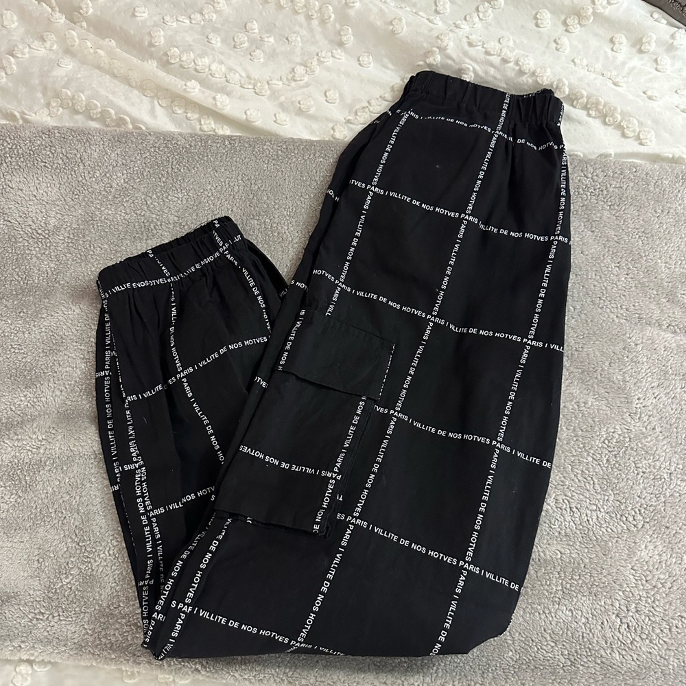 Black cargo pants joggers.